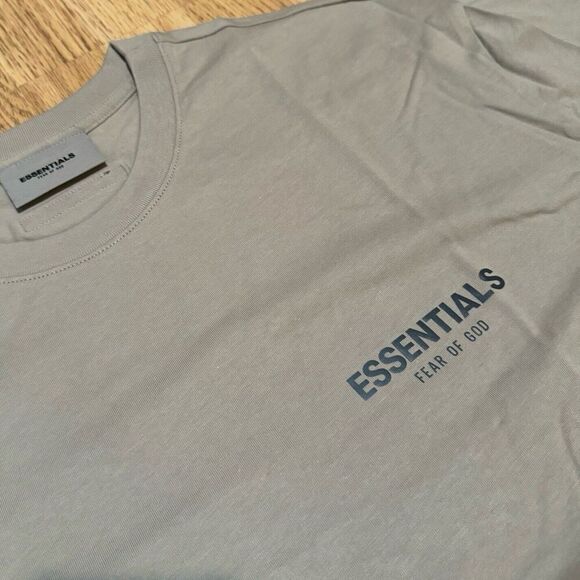 Men’s Size Large Essentials Fear Of God Core Collection Tan Short Sleeve T-Shirt - Picture 3 of 8